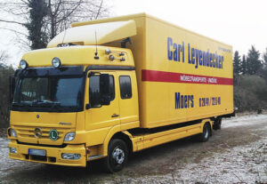 Gelber LKW Firma Leyendecker